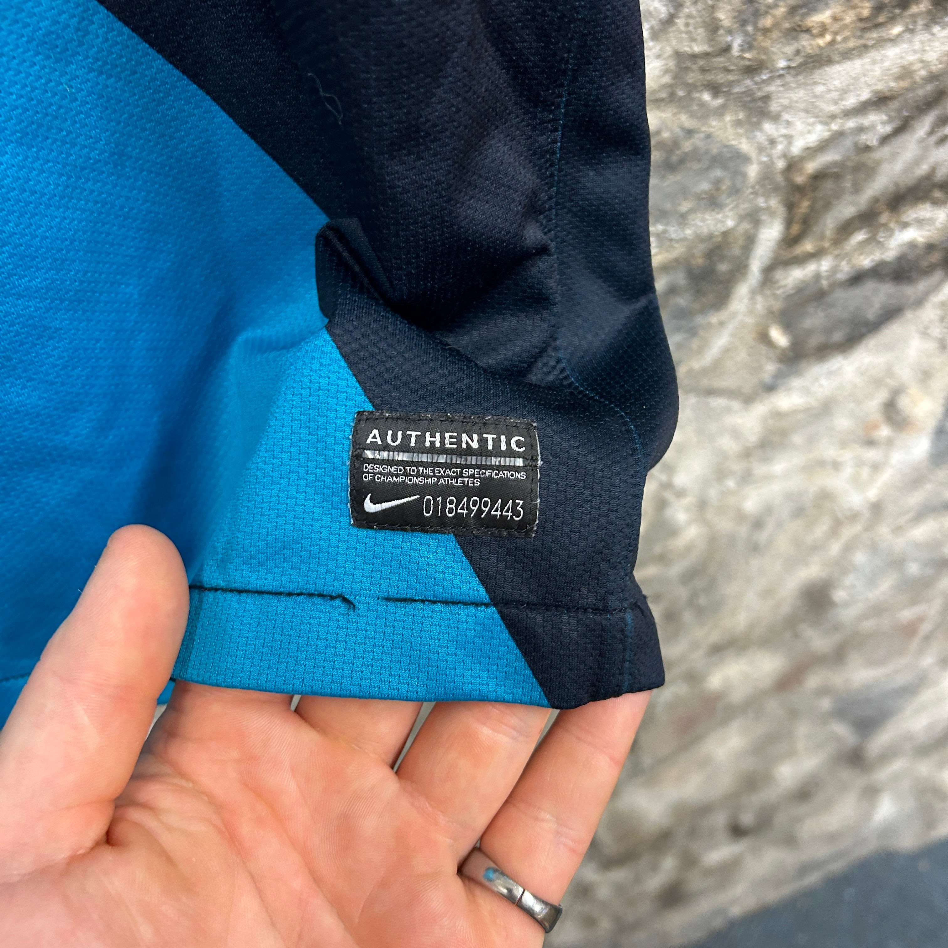 Arsenal 2011/2012 Nike Football Shirt