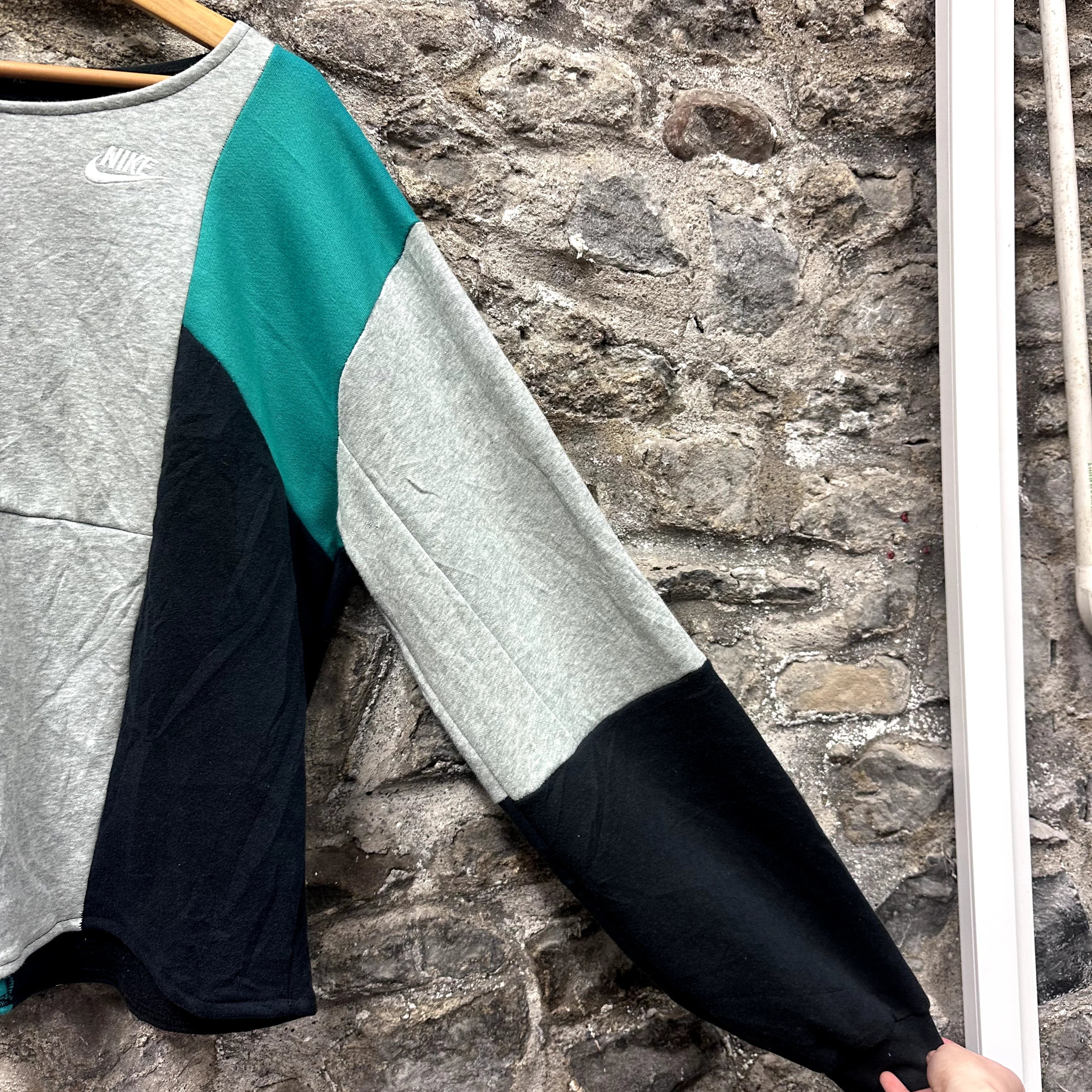 Nike Cropped Rework Sweatshirt