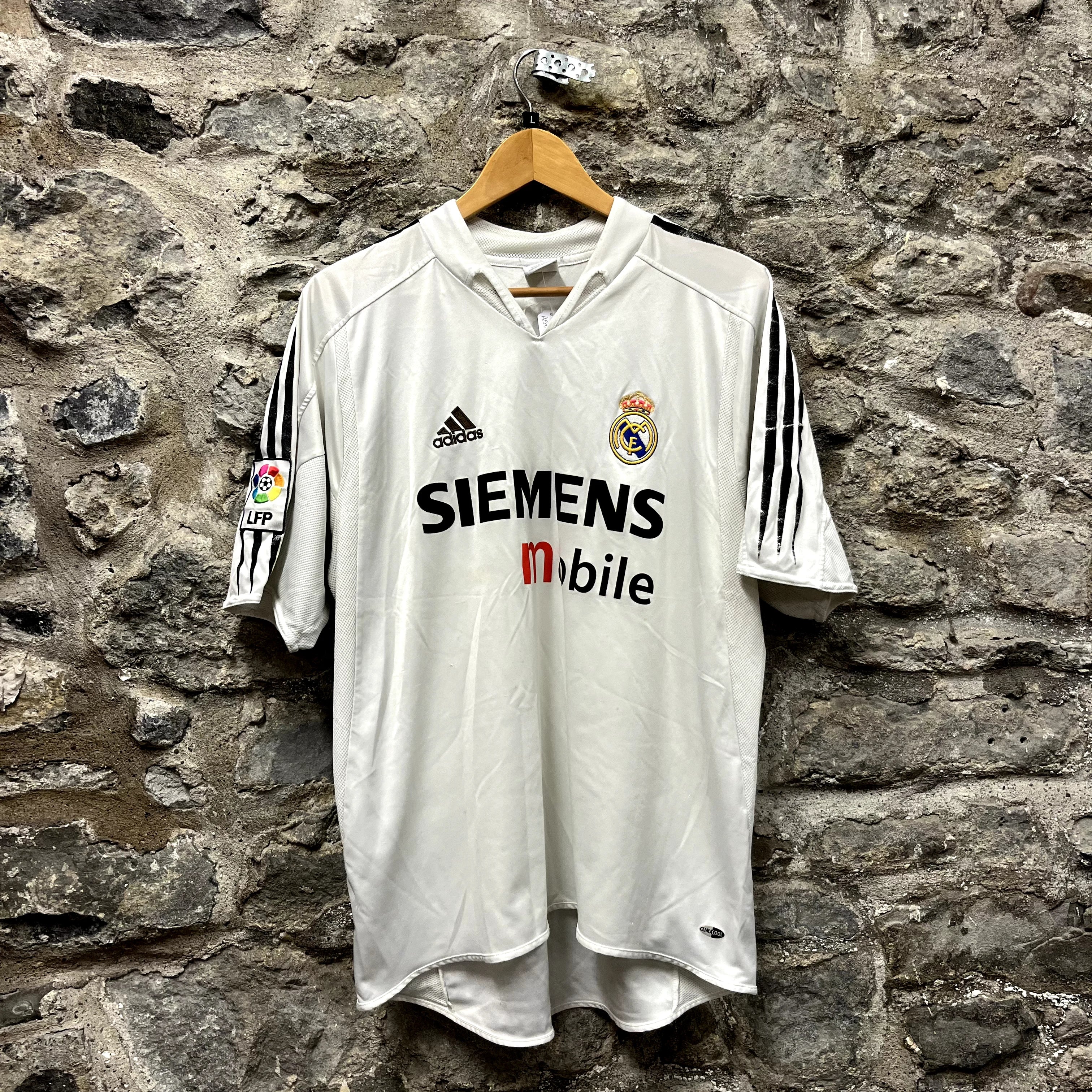 Vintage Real Madrid Football Shirt-2004/2005