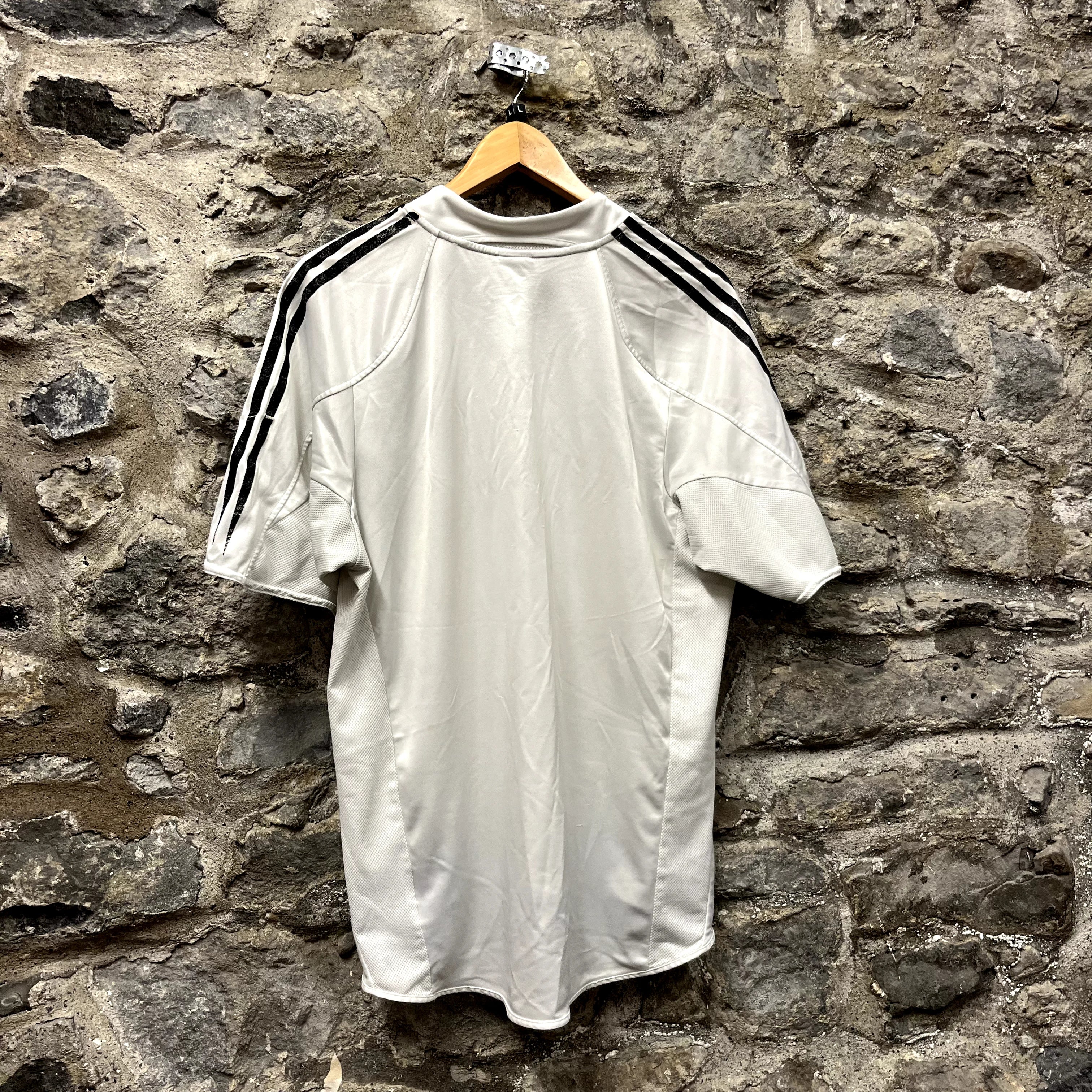 Vintage Real Madrid Football Shirt-2004/2005