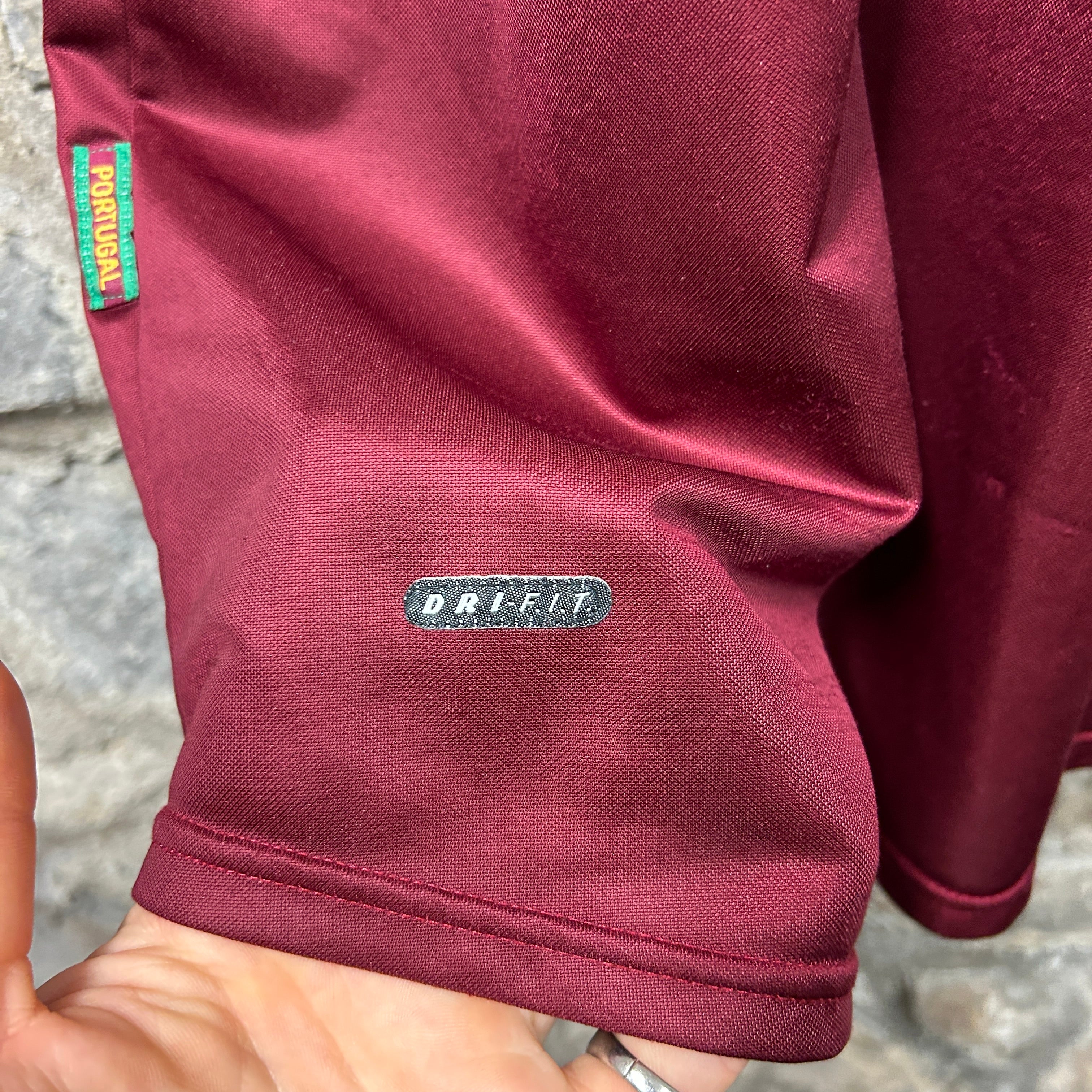 Vintage Portugal 1998/1999 Nike Football Shirt