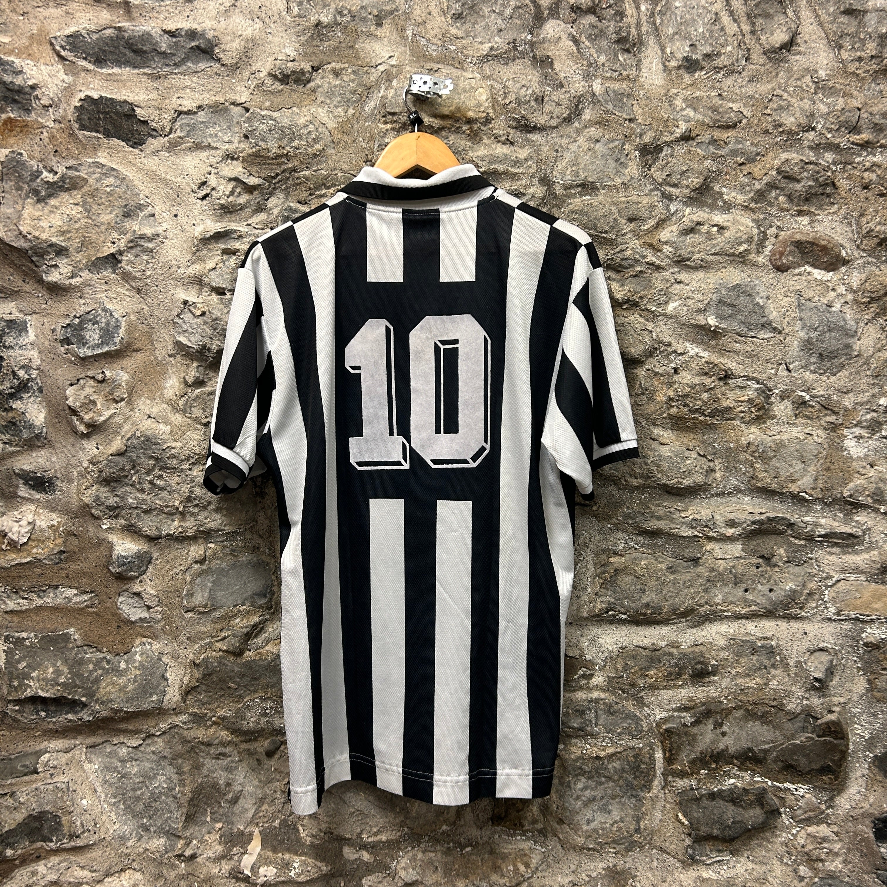 Vintage Juventus 1996-1997 Kappa Football Shirt