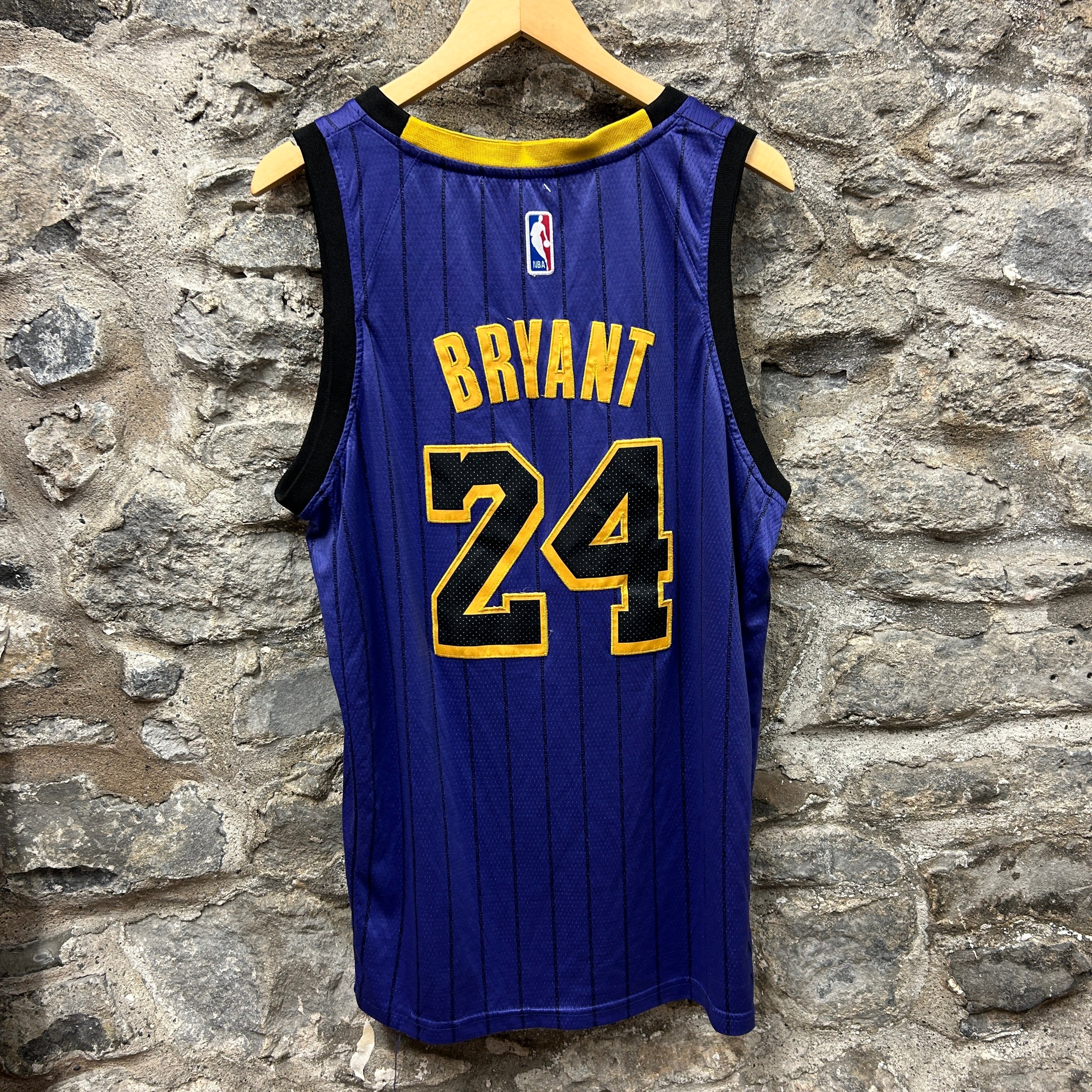 LA Lakers Lebron James Nike Basketball Jersey